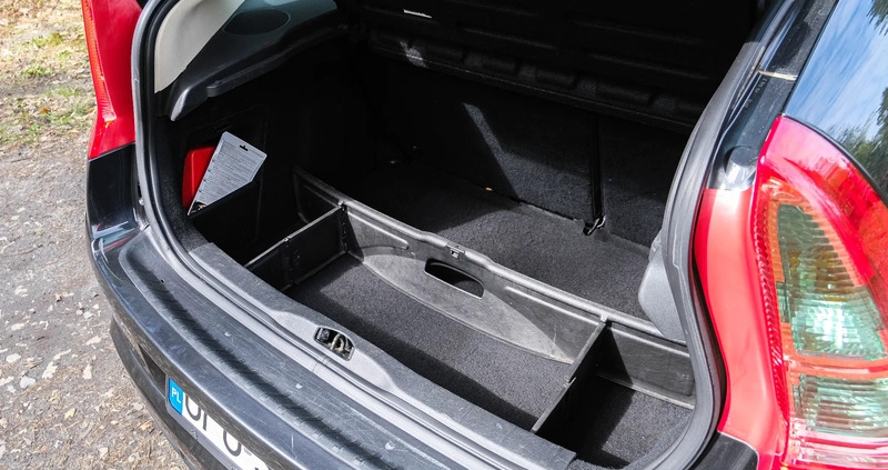 Citroen C4 cena 10900 przebieg: 214364, rok produkcji 2005 z Trzebnica małe 79